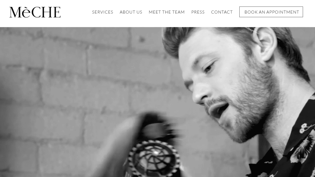 Demonstration of the master in the process of Meche Salon work