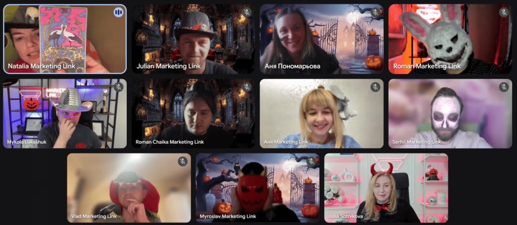 Команда Marketing Link в костюмах на Хэллоуин 2025 года